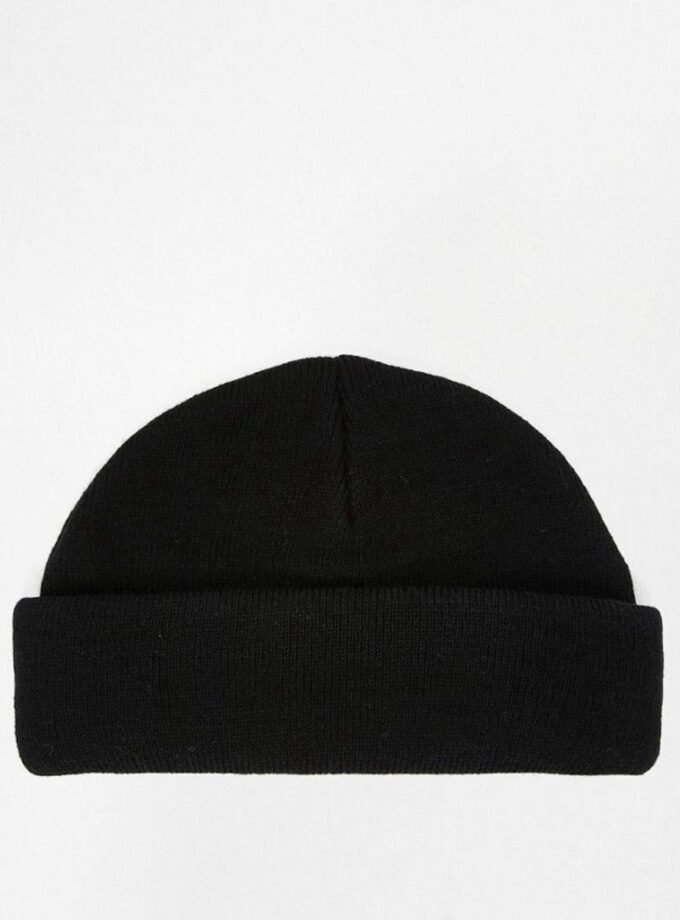 Black Beanie – Everyday Streetwear Essential